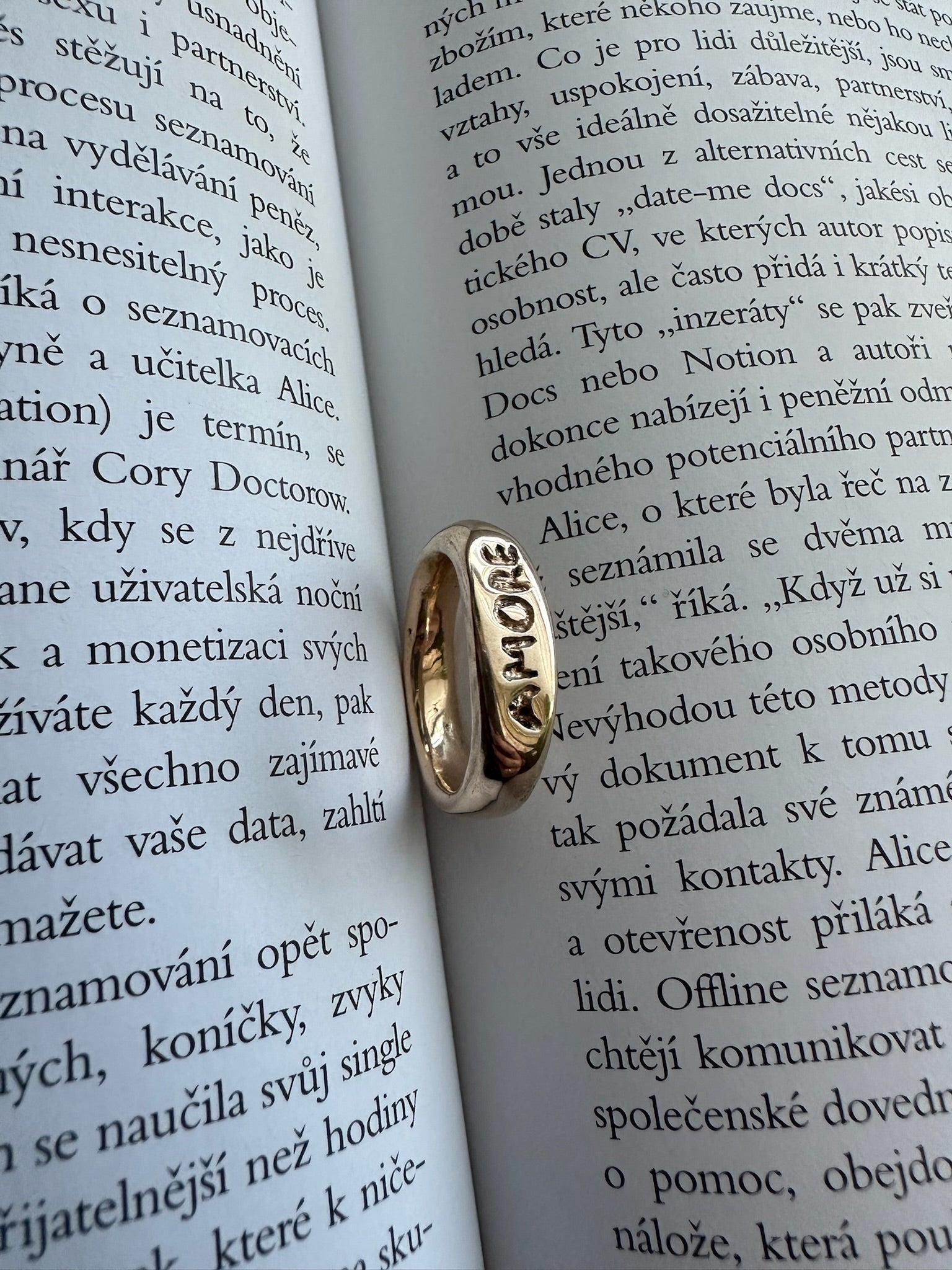 Amore a Bonita Ring - autorské kousky s unikátní symbolikou