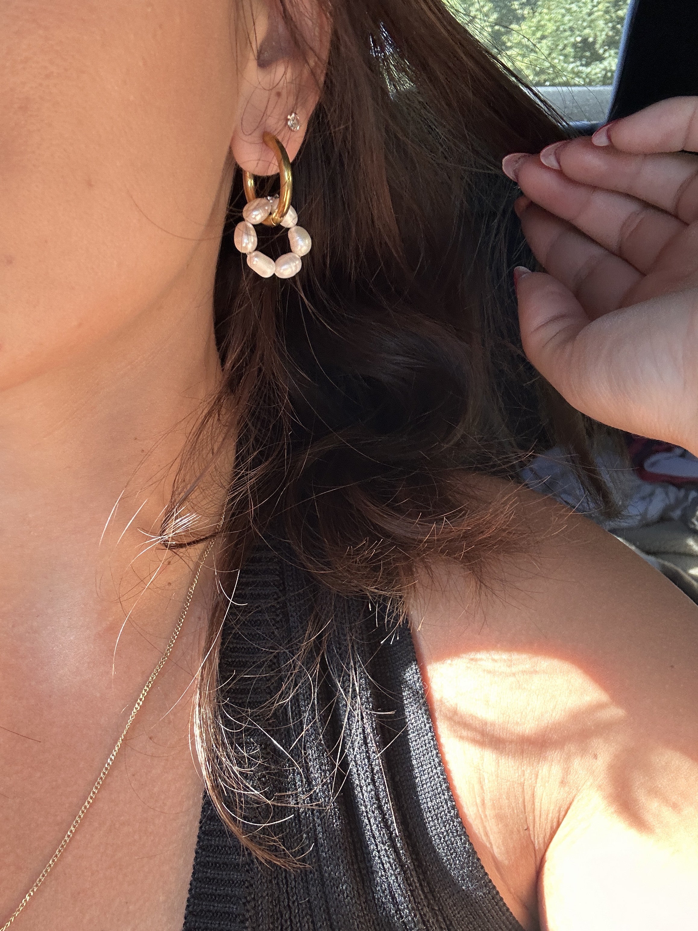 Round pearl earrings