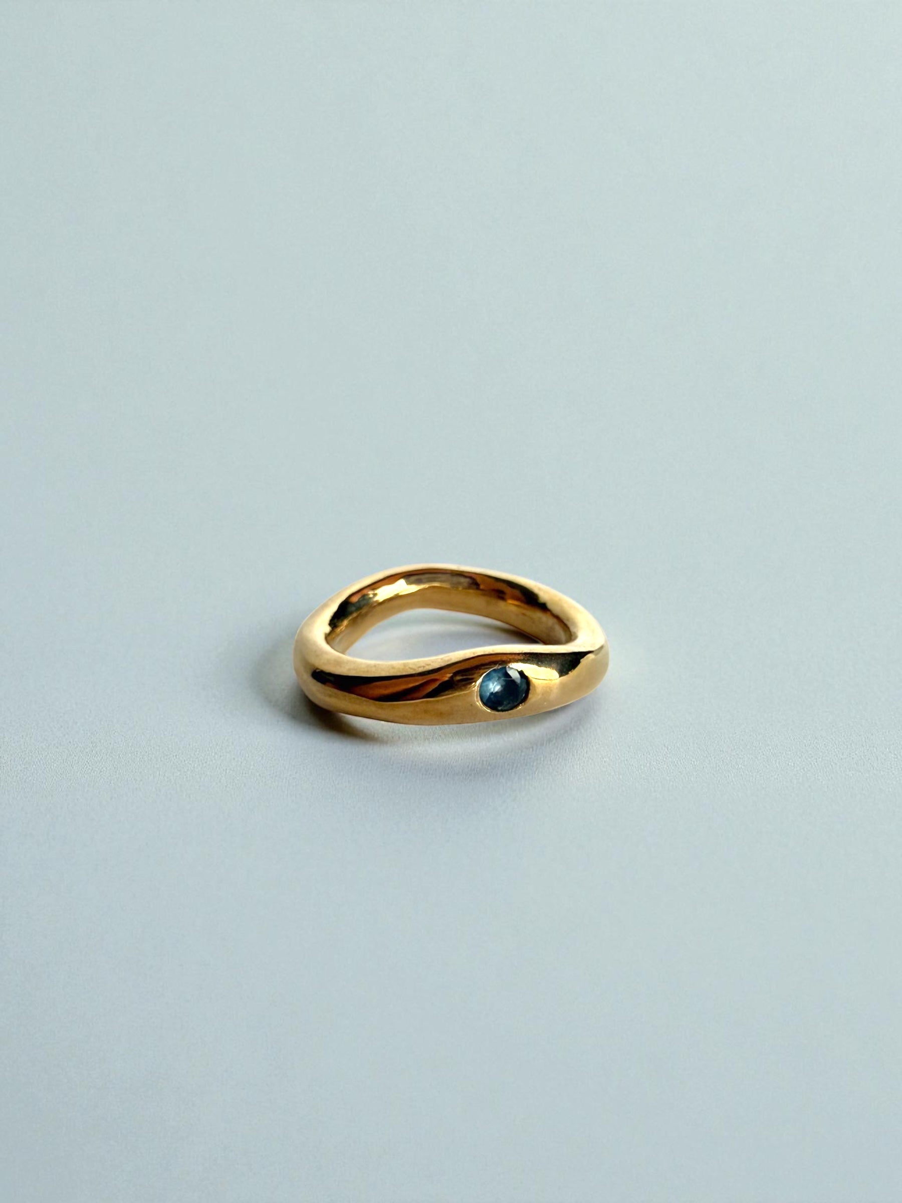 Wave blue spinel ring