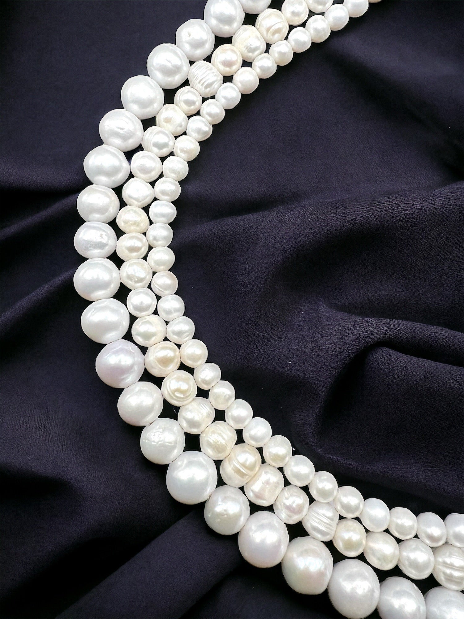 Triple Pearl necklace