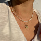 Bow necklace