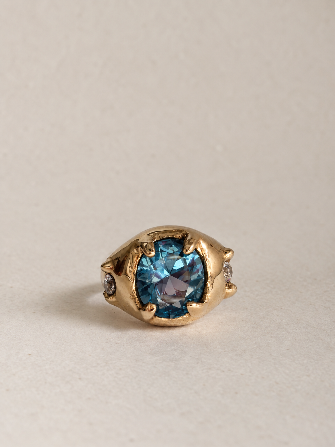 Alice ring