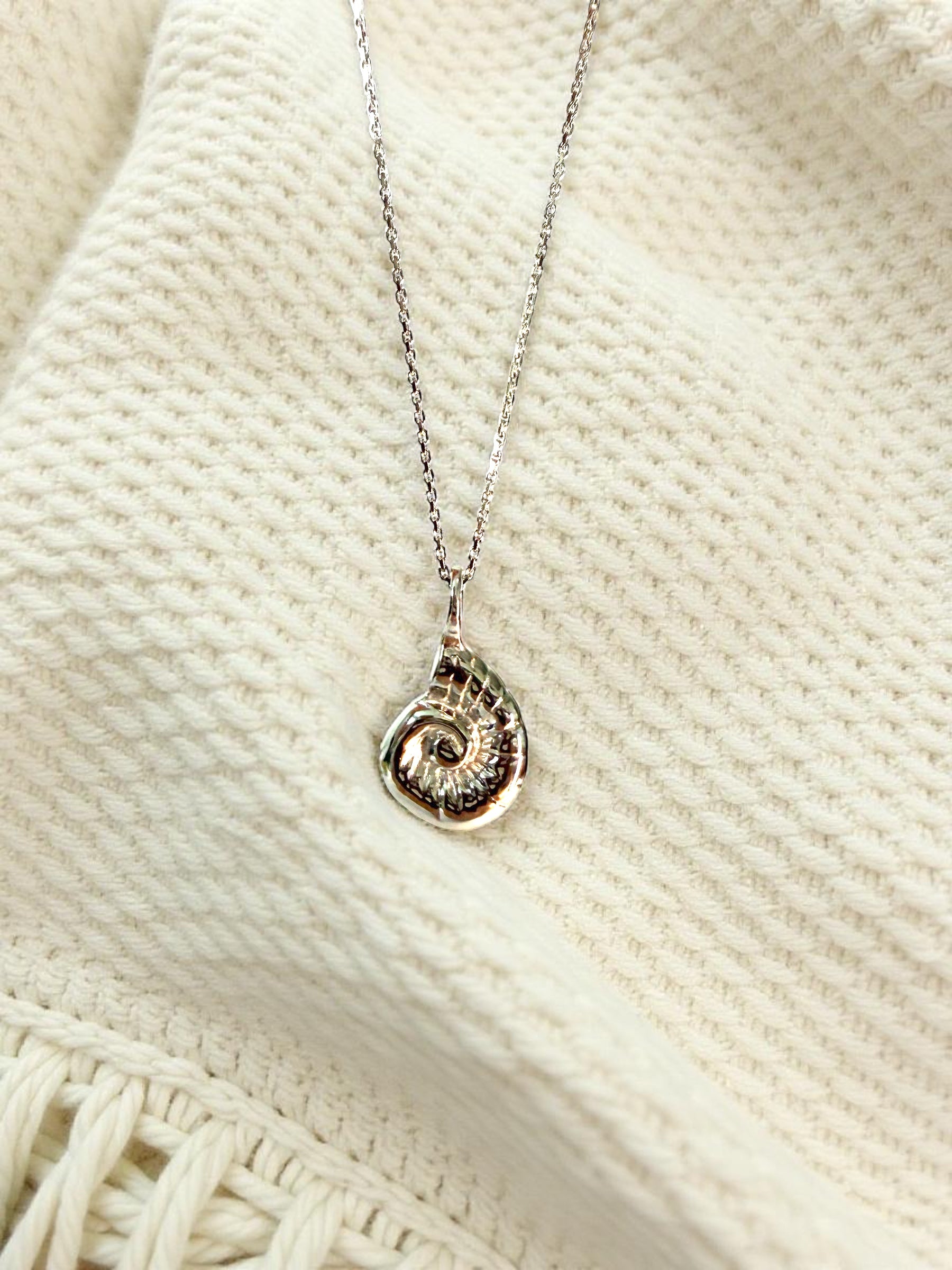 Mini Mare silver necklace