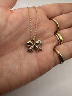 Bow necklace