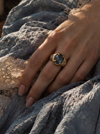 Alice ring