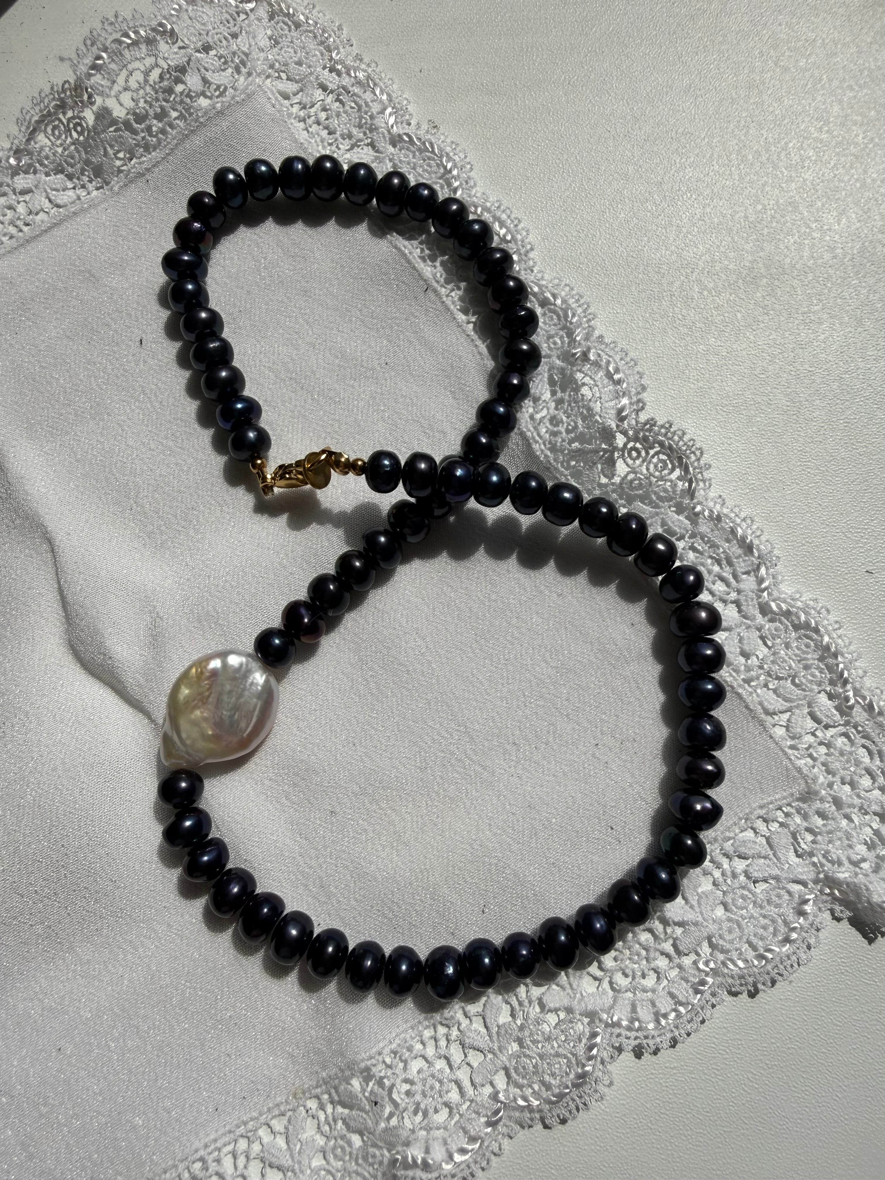 Black Baroque Pearl necklace