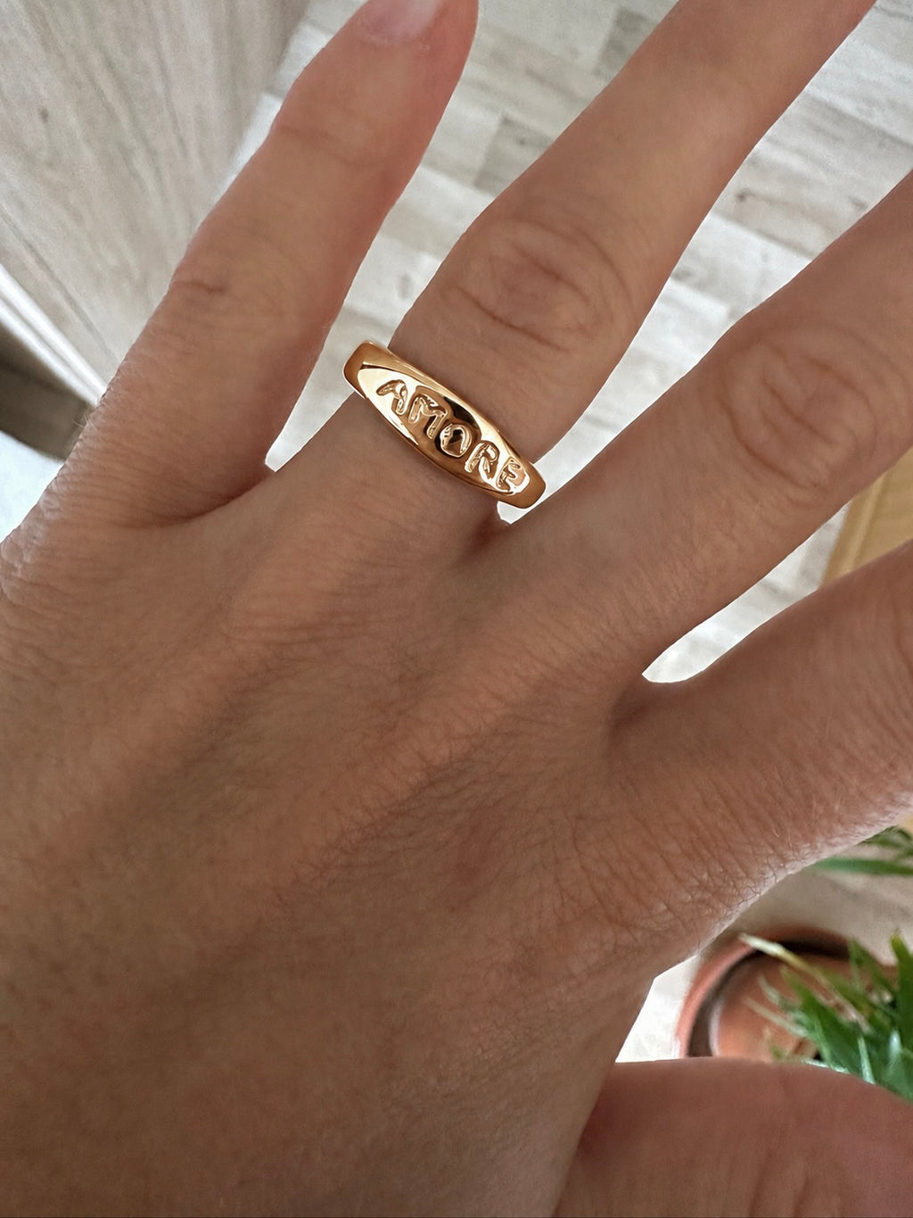 Amore ring gold