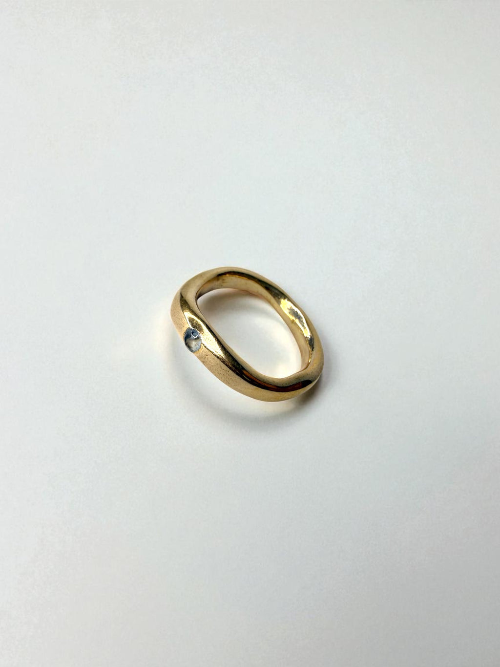 Wave blue spinel ring