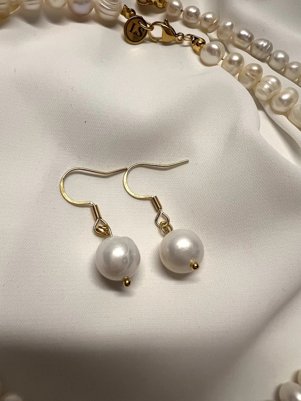 L' amour Pearl earrings