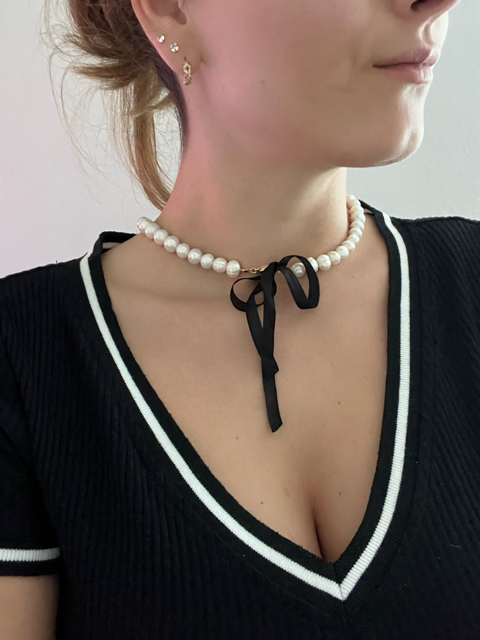 Bow Pearl choker