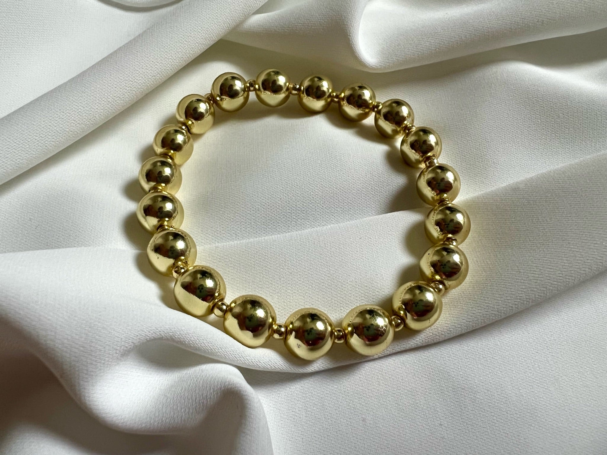 Gold Pearl bracelet 2 and 8 mm