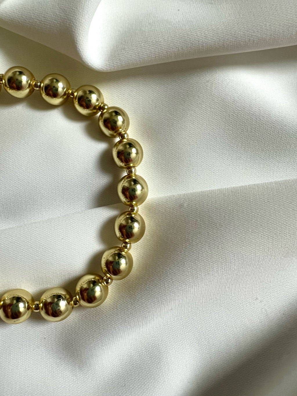 Gold Pearl bracelet 2 and 8 mm