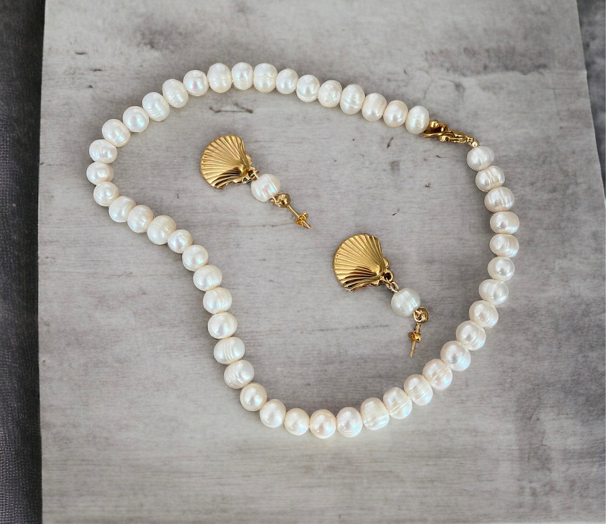 L' amour Pearl necklace 9 mm