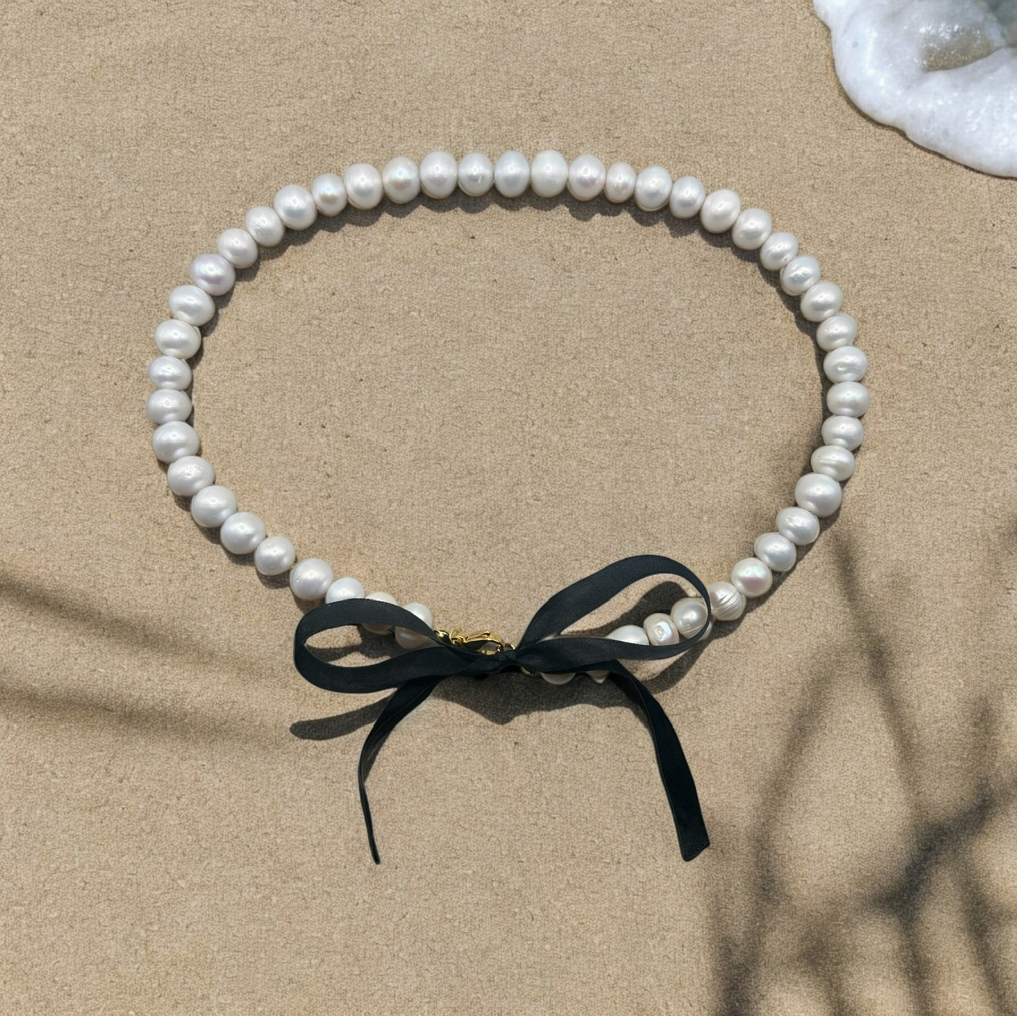 Bow Pearl choker